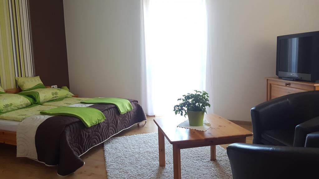 Topart Apartman ตาปอลซา ภายนอก รูปภาพ